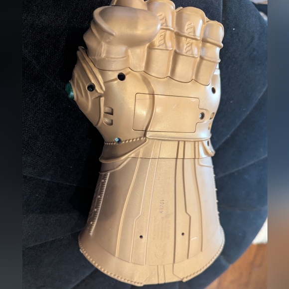 Iron Man Infinity Gauntlet Glove Toy with Stones With Sound Effects - Picture 3 of 6